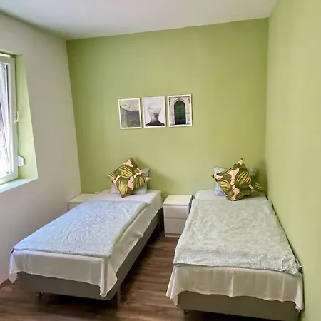 Tieffapartmanház Apartman