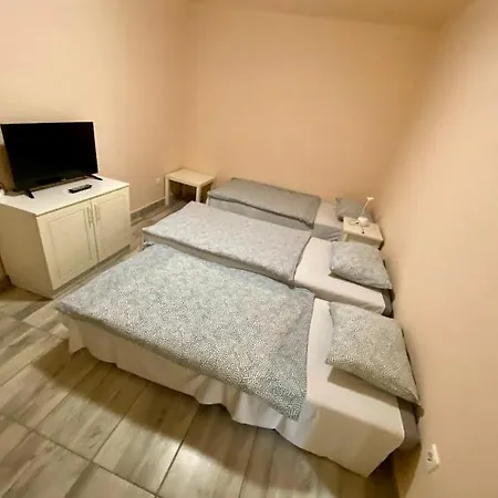 Tieffapartmanház Apartman *
